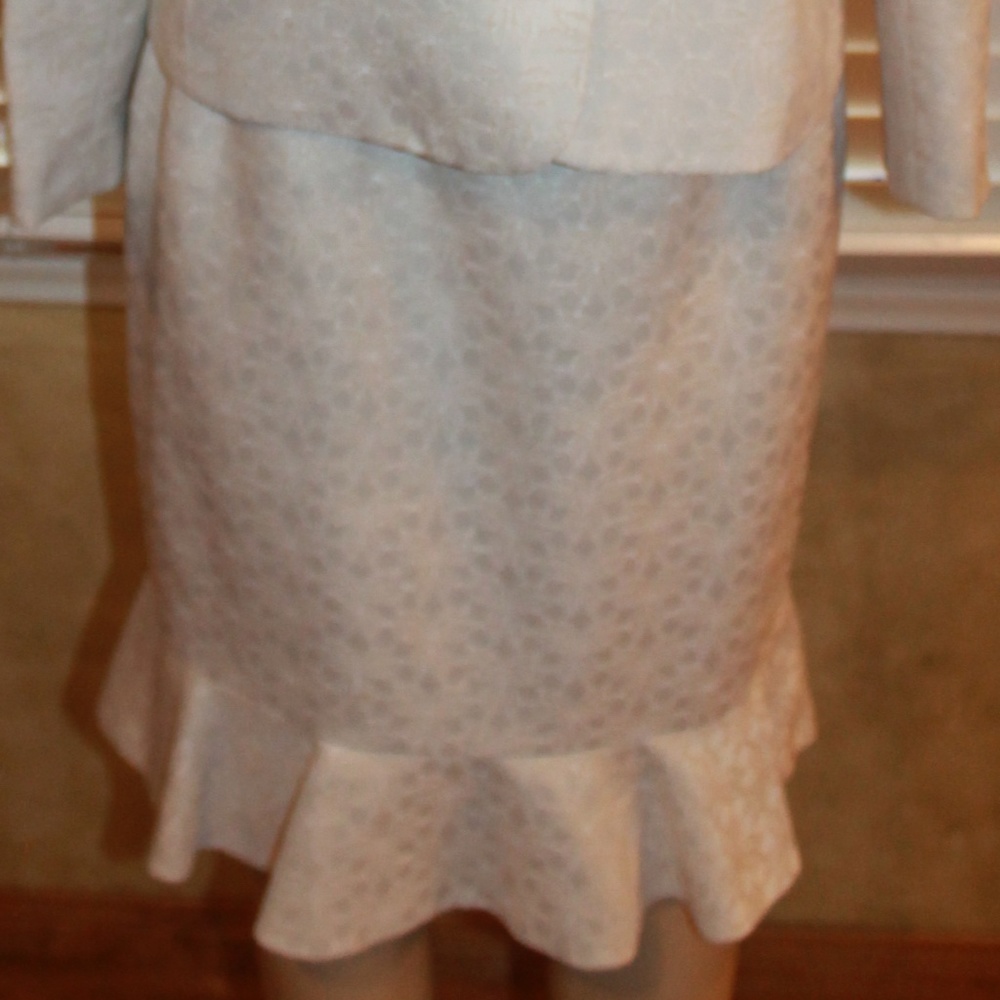 LeSuit skirt suit ivory